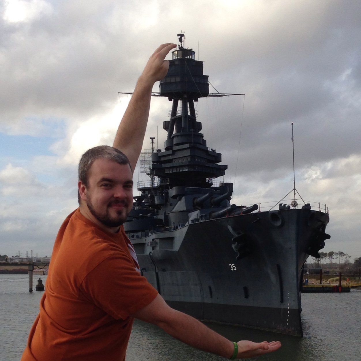 Follower of Christ | Musician | @SAGU student | Bassist | Guitarist | Nap Expert | Hook 'em Horns |