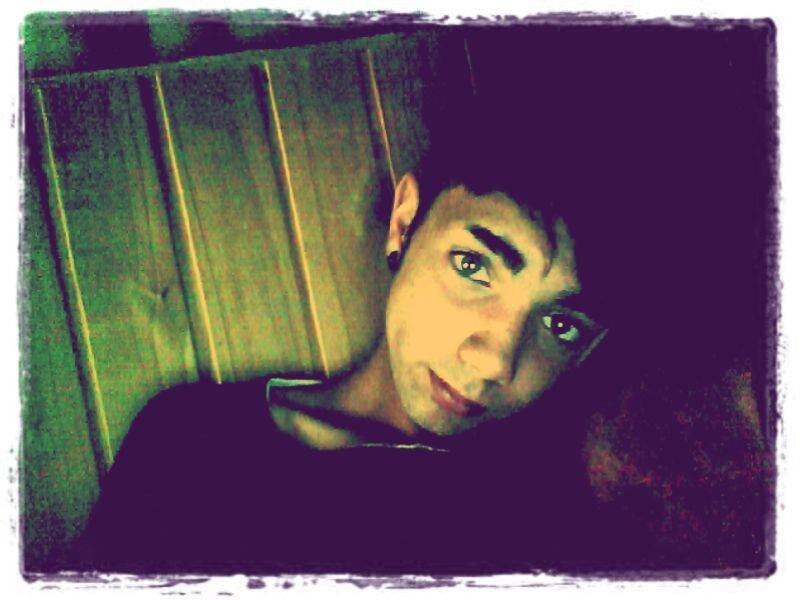 Me llamo Santiago y Me dicen Santii Porque queda mas tierno!! :·3 ♥... Tengo 16 años y el 10 de junio cumplo 17... ♥♥... AMOOOO MUCHOTOTOTE A MI NOVIA♥