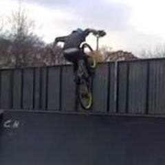I'm a Downhill Racer (MTB). I love Yashin, Silent Screams, Parkway Drive, Woe Is Me and more.....