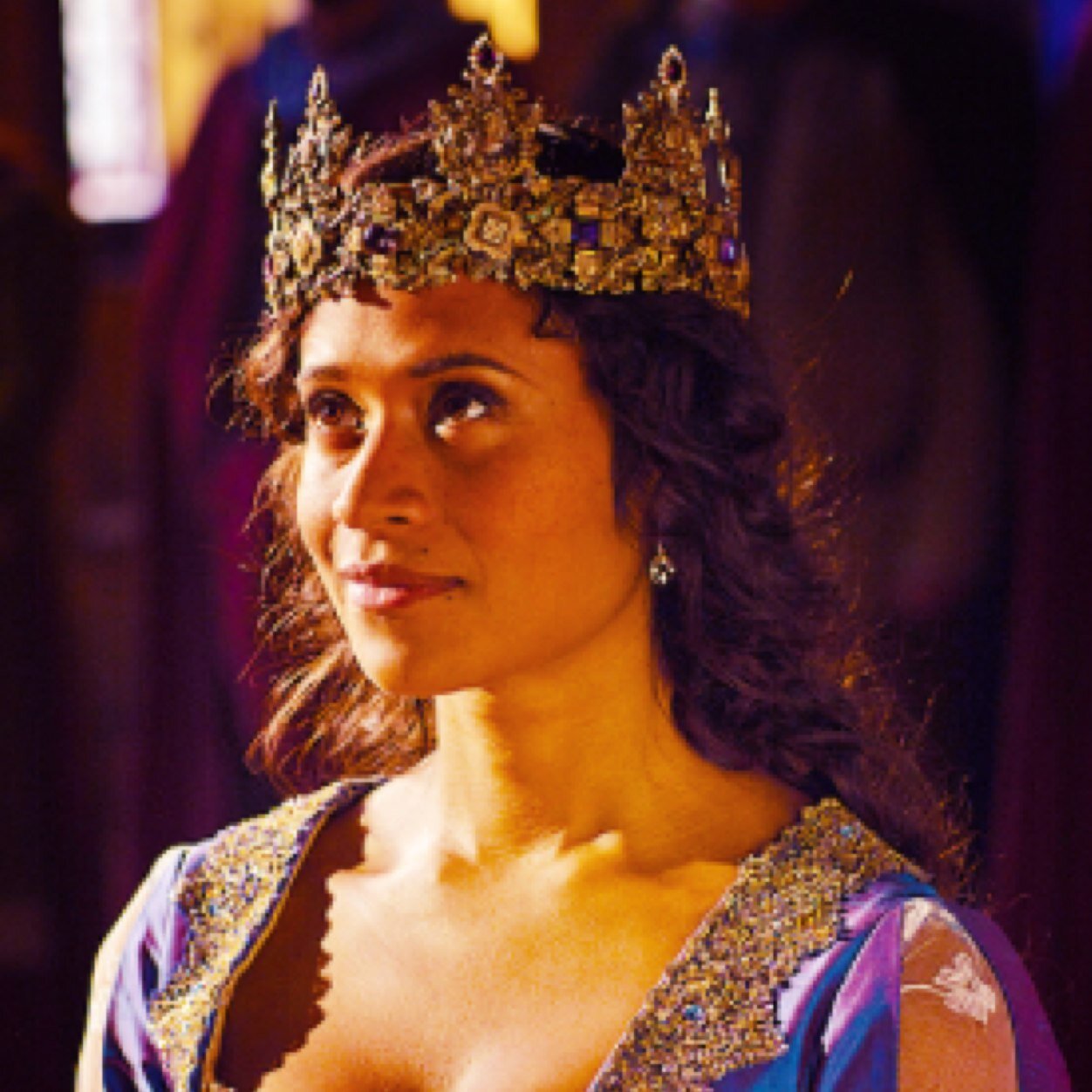 Ladyguineverexx's profile picture. Daughter of  Commissioner James (Jim) Gordon. Also I'm batgirl my mentor is Bruce Wayne (Batman) And I'm in love with Richard Grayson (Nightwing)