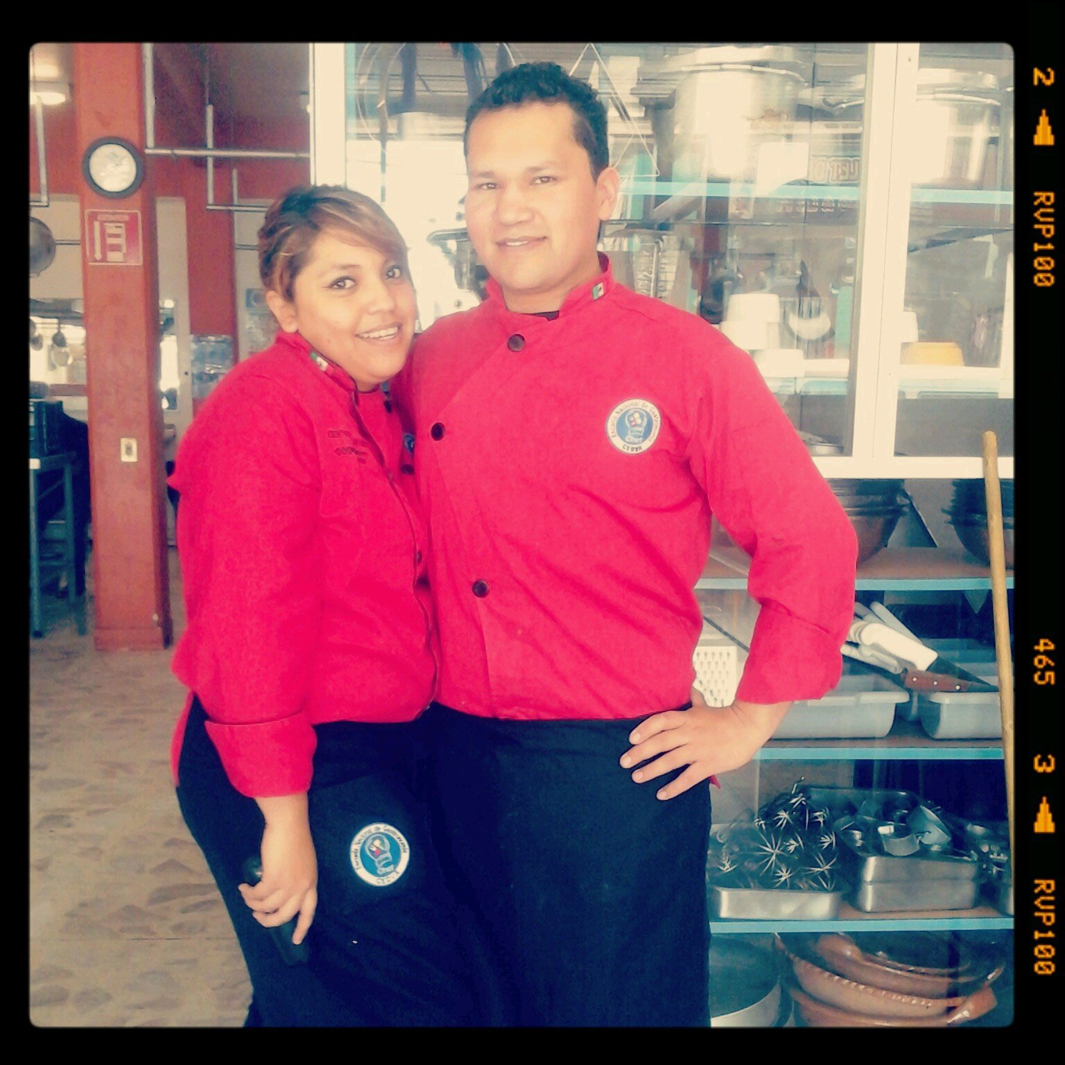 Chef Profesional en Alimentos y Bebidas con la Especialidad en Repostería. Dueño en Cupcakes Royce #ChefRoyce #CupcakesRoyce