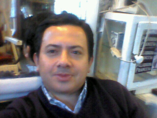Padre orgulloso, amigo de pocos, pero amigo.