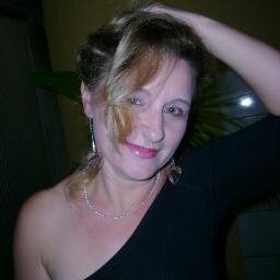 ednacleoni's profile picture. 