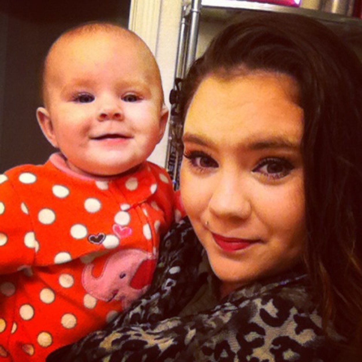 Taken since February 08'
19 years old
Mommy to Rylee Grace Hills who was born June 9th 2013, weighing in at 4lbs 10oz and 17 1/4 inches long!
Full-time Mommy(: