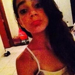 Oi :))                Me segue que eu sigo de volta..
                                        *--*