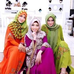 nadhiraofficial's profile picture. Nadhira Nasyid Official Twitter here,personil Nadhira Nasyid is Nisaa,  Tari, Thifa, Dewi dan Natasha
Contact @YUDOP ( 082122828077 )  PIN : 276AF8EC