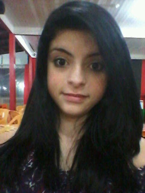 eu gosto de pizza e lasanha e estou sllteira1