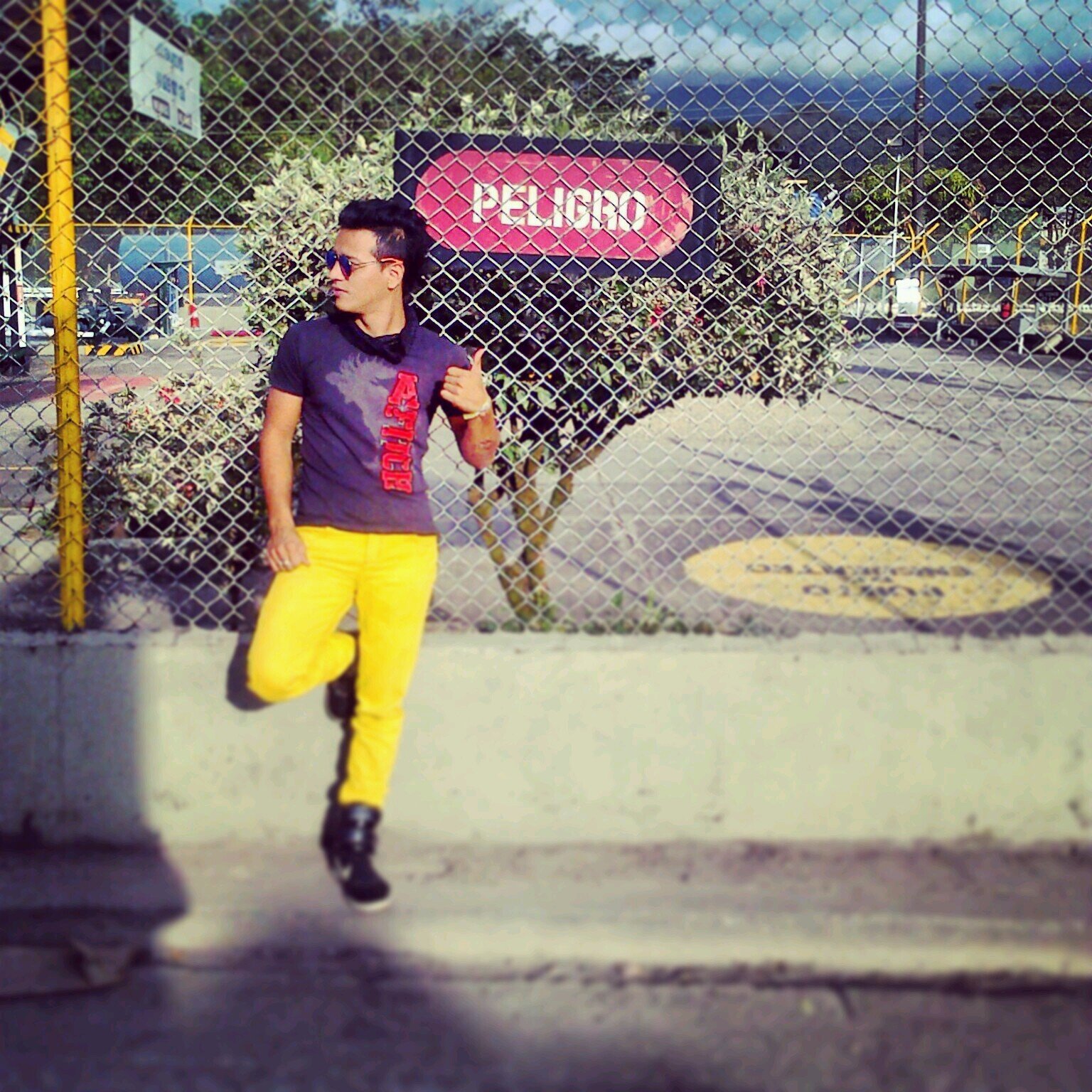 Soy Un Bailarin Profesional El Cual Esta En Progreso A La Fama Tengo 21 Años Me Encanta Rumbiar Y Divertirme, Soy Un Chico Muy Amigable ;)