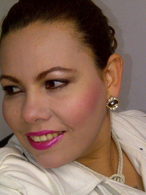 MUJER AGRADECIDA CON DIOS Y CON LA VIDA POR LO QUE ME HAN DADO PRINCIPALMENTE POR MI PRECIOSA FAMILIA