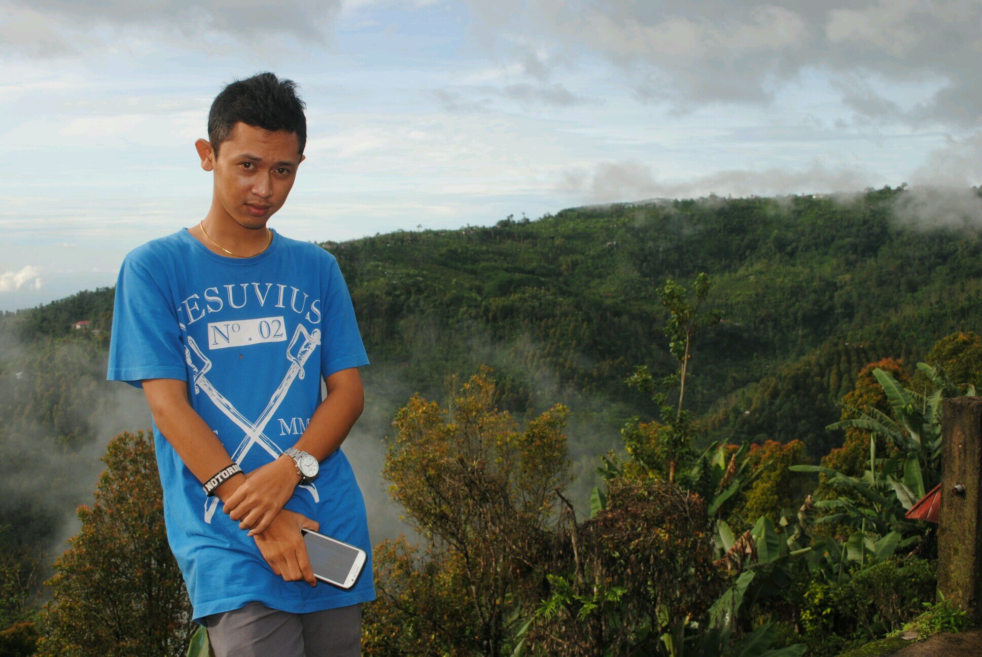 bondanhard21's profile picture. 