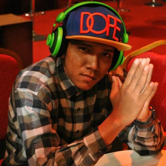 fadhlivariasman's profile picture. DARUL MUSTHAFA_MR_streetballer + freestyler_PEAZMAKERZ + Bungee jumping.