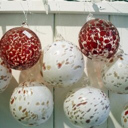 I am a glass designer maker taking my inspiration from the natural world. I love making anything including cooking!!