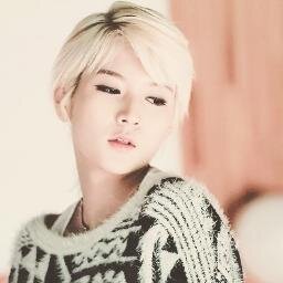 เอ้โย่ว! ผมเร็นแห่ง Nu'est ฮะ~ ผมน่ารัก แอ๊บแบ๊ว(?) ใสๆ~ #เหรอ ทักผมได้นะคร้าบบ ผมไม่กัด..แฮ่ๆ .แยกเขี้ยว(?)| #Kingdom