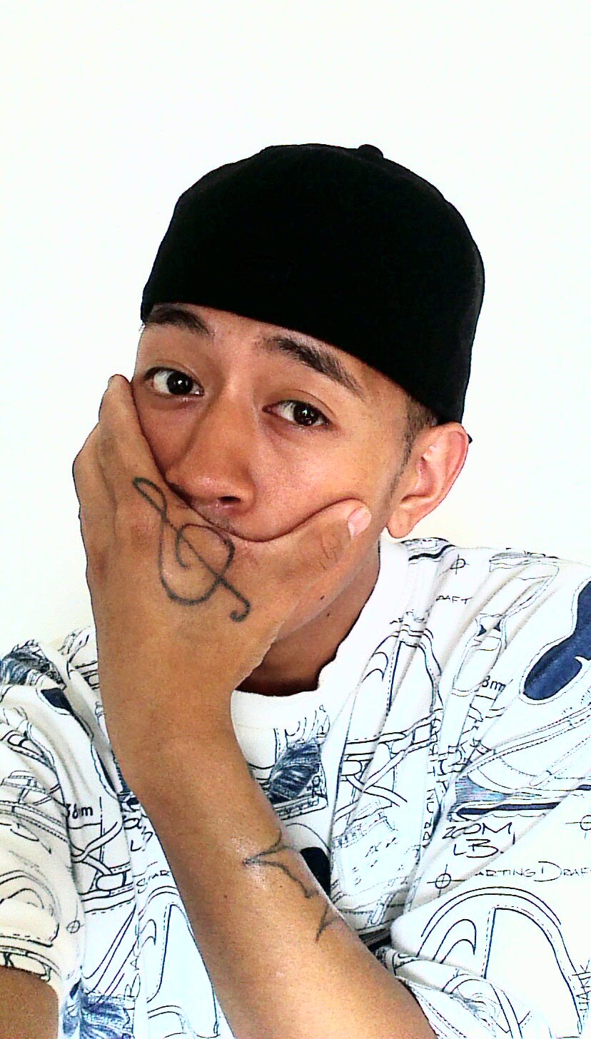 MrHaveUSeenMy's profile picture. Intense Chameleon. That is all.