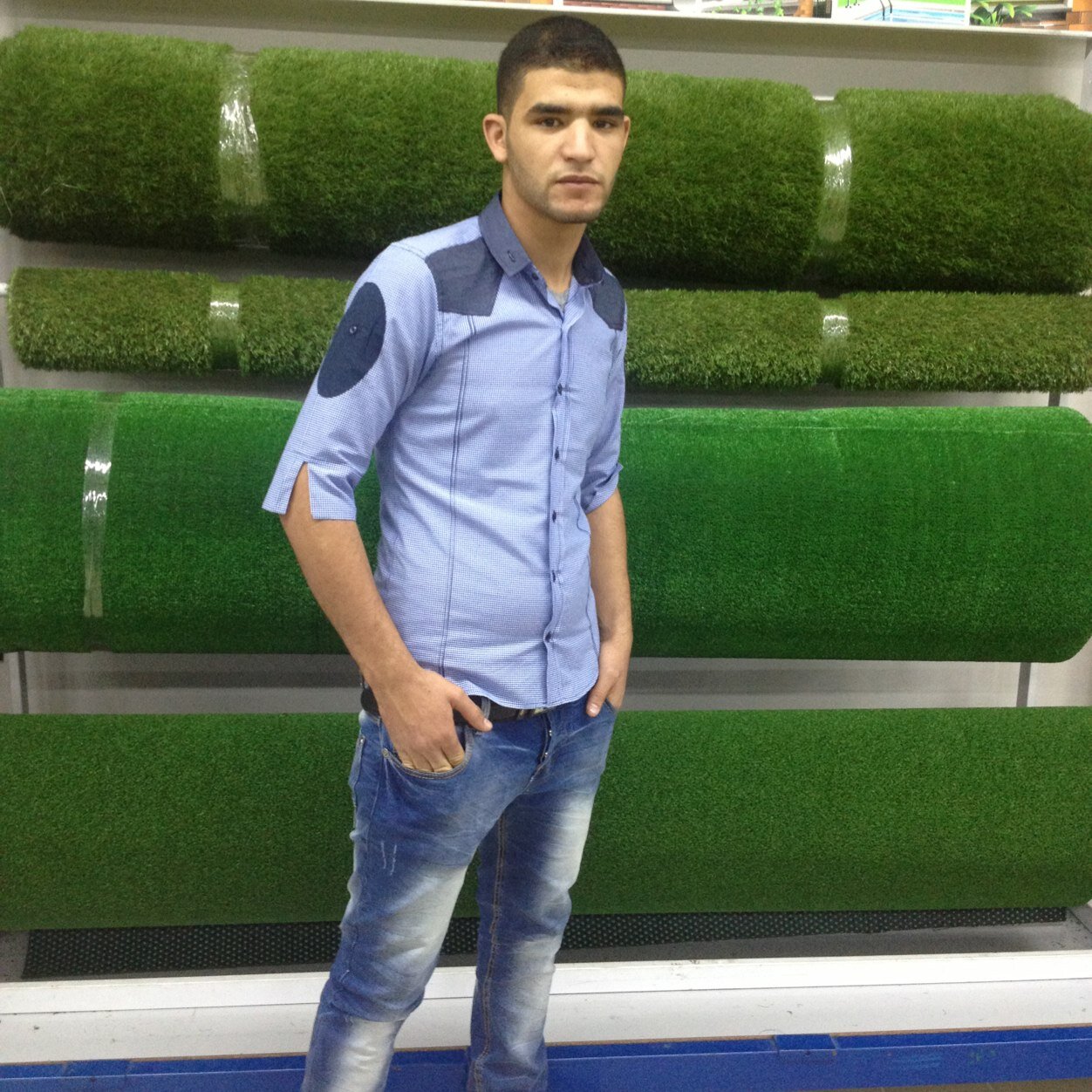 اذا انتابك العسر فلا تسرح
واذا انتابك اليسر فلا تفرح
واذا سبك حاقد فلا تجرح
واذا مسك الضر فلا تكره
ولهدى محمد عليه الصلاة والسلام فلا تبرح