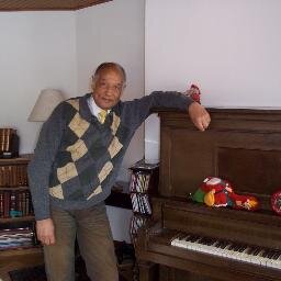 GuillermoMina1's profile picture. Coach, filósofo y profesor.Hago coaching a empresas y a individuos. Dirijo talleres. He vivido en Colombia, Bélgica y Argentina. Amo el cambio y la aventura.