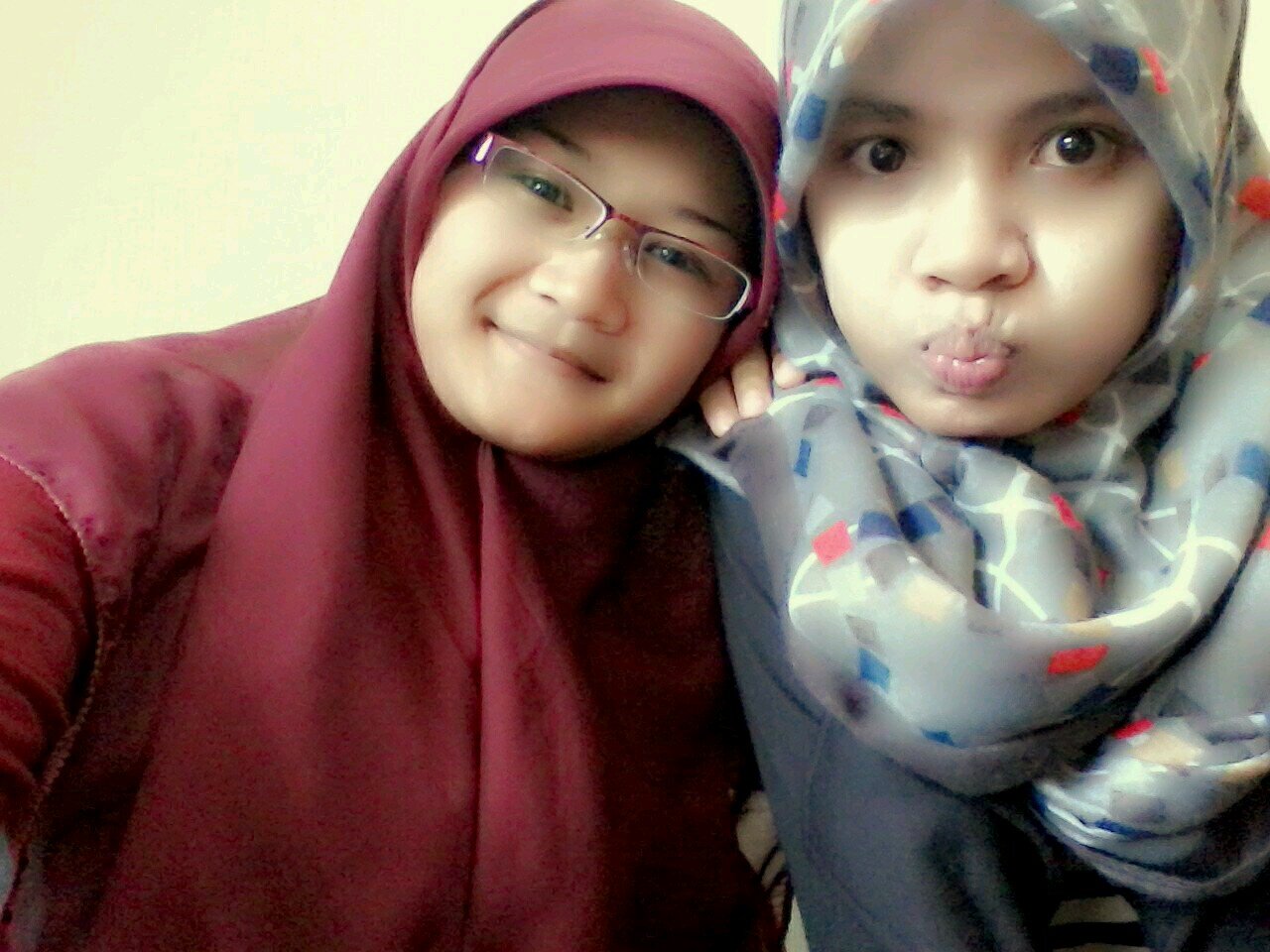 IraniaAyunani's profile picture. Life is to thank to Allah