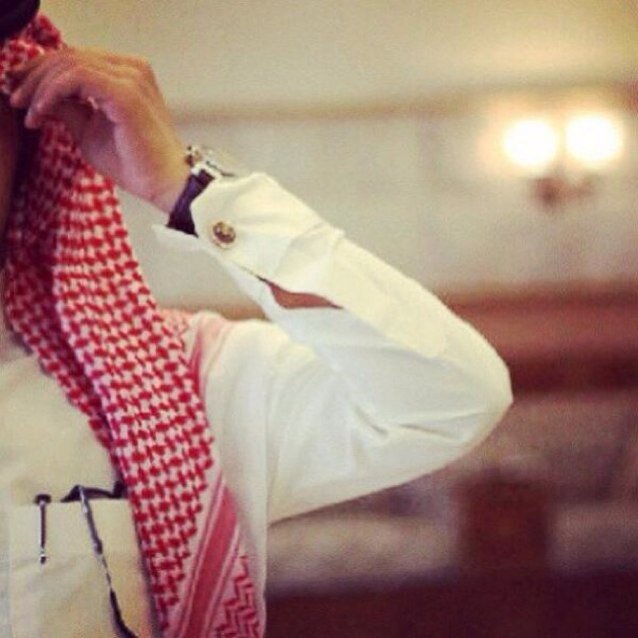 سموالأخلاق يجعل منك صاحب سمو 
الناس تملك قلوب الناس بخلاقها