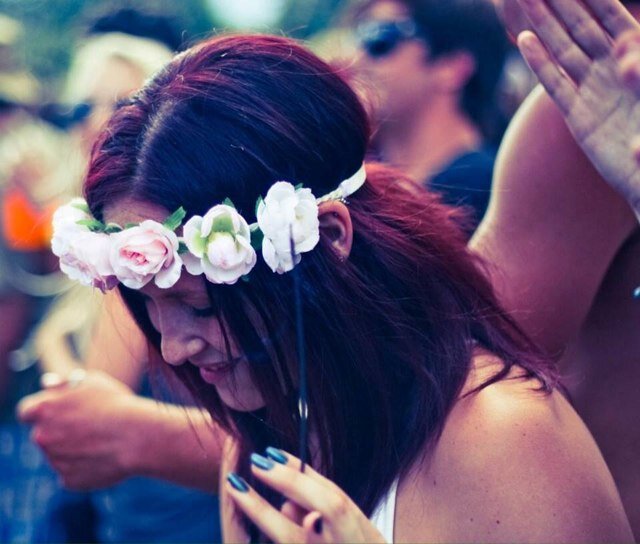 Love . Live . Live