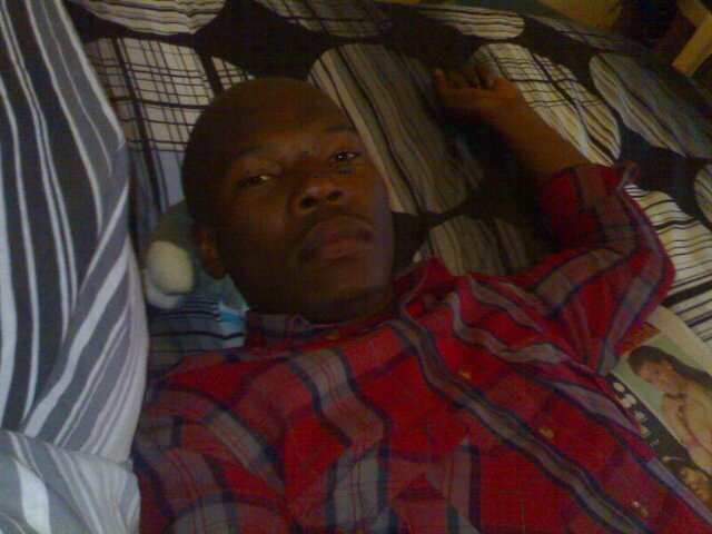 SakkieMatsomela's profile picture. Speaks 9 official languages nd still learning,luvs football,luv my country so much,#100%SouthAfrican