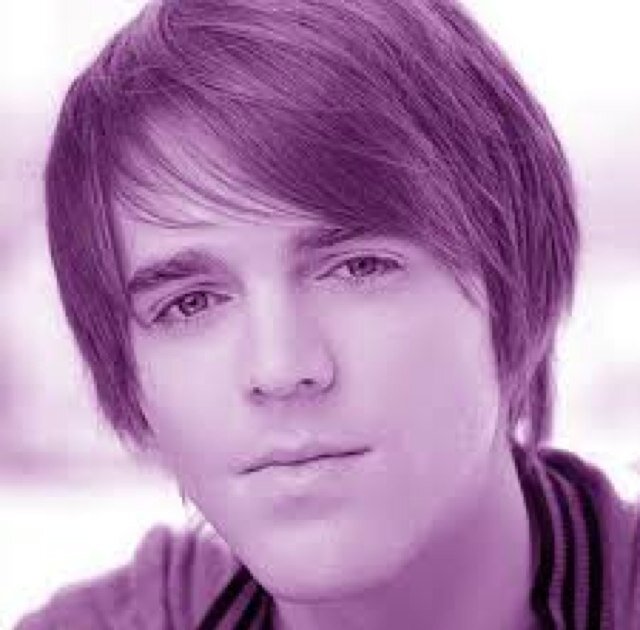 Sup...im Shane.. ;) {{taken by Ella :3}}