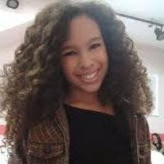 amo ser atriz  no sbt e gosto dos meus amigos e amigas giovanna,livia,gabriella,giulia,cinthia,rayssa e eu julia,gabriel,gui,filipe