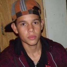 A vida é cheia de escolhas, e a minha eu já fiz ao seu, lado!!!“Hoje vivo em um mundo onde faço as coisas pra me sentir bem e não pra agradar aos outros.”