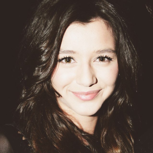 Five lads pretty much rule my life...how sad. I dig Eleanor Calder, her style is pretty awesome : )