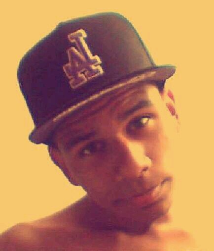 15 aninhos :) , boydirectioner , solteiro u.u