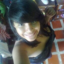 me sigues te sigho «» JEJE
yo : amable ...loca ... simpatica ... buena amiga ♪♪