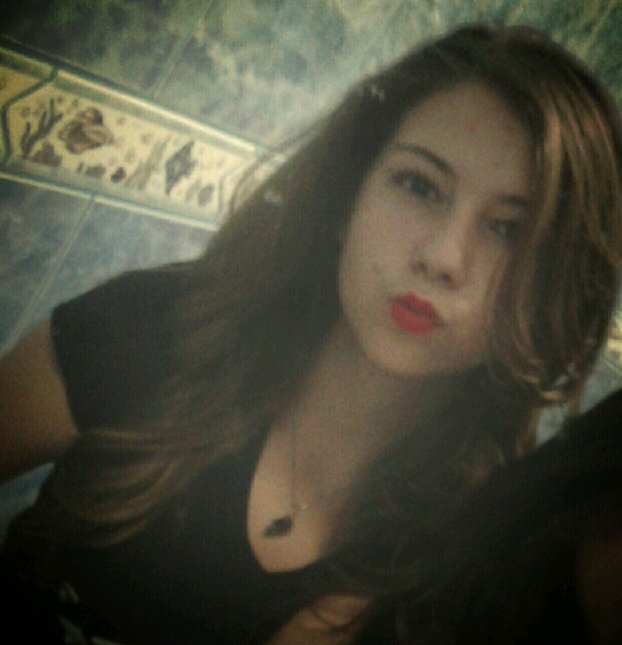 A Priiincesinha que não Nasceeu
Para ficar preza no casteelo, Maaiss Sim para
Enfrentar A realidade Com a Cabeça Erguiida ~ ♥
Me segue amore!