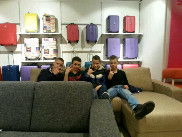 •Victoria•  •Feyenoord•  •Arhc•