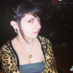 Yardenaw's profile picture. למה אין בזה אלכוהול?