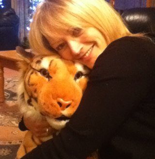 Jo_Ling's profile picture. You're being followed by A Moonshadow ...