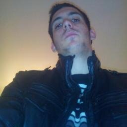18 yo / Staff @Decertofrance KZR / Représente @EryZinG AR Slayer / Capitaine / Joueur COD
