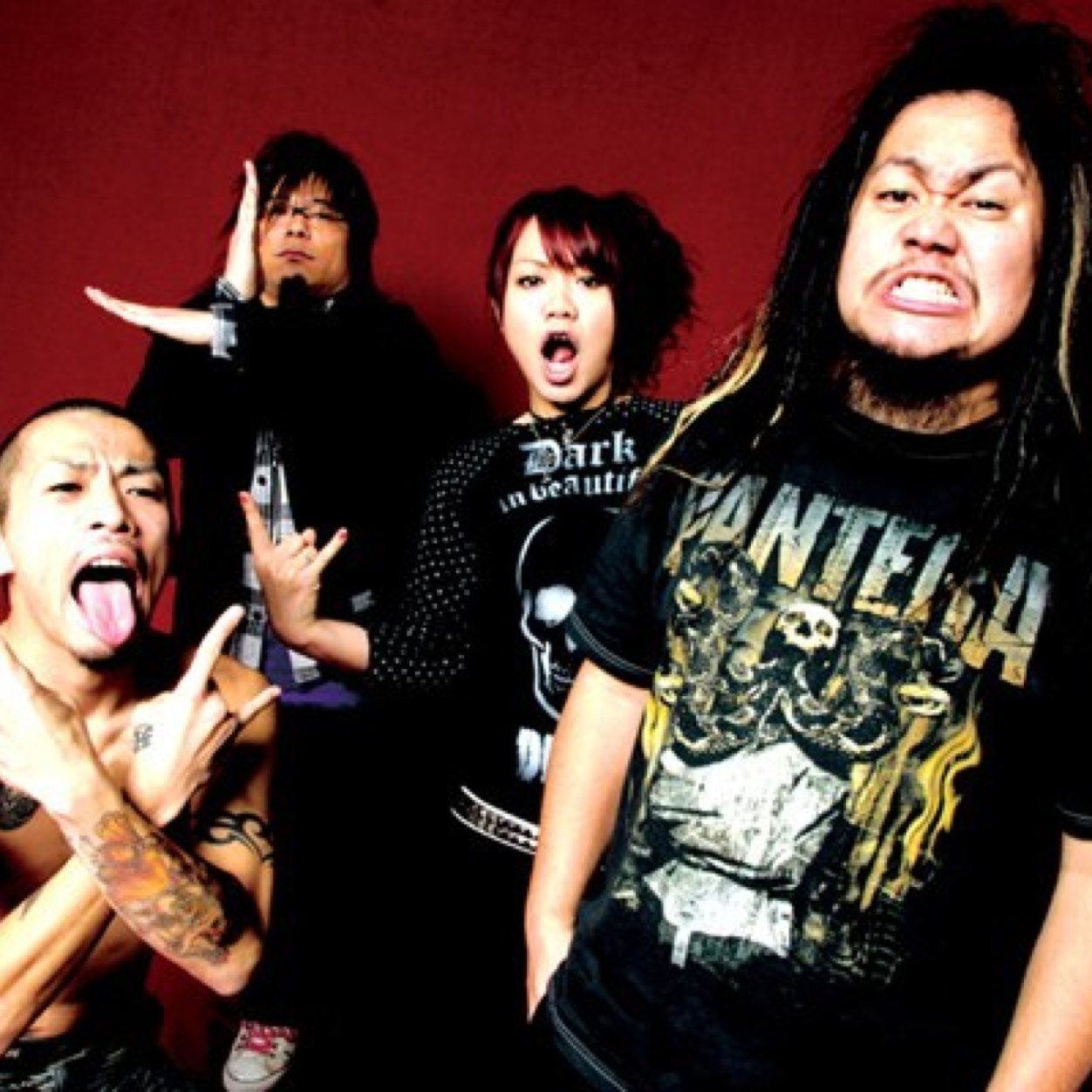 邦楽ロック好きです。ONE OK ROCK/BUMP OF CHICKEN/RADWIMPS/マキシマムザホルモン/SCANDAL/ASIAN KUNG-FU GENERATION/MAN WITH A MISSION/ELLEGARDEN/UVERworld。サッカーとかも好きです。あとアニメも。よろしくどうぞ。