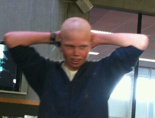 jillesgaatkaal's profile picture. Jilles Jan is kaal! Iedereen bedankt voor het volgen, doneren en retweeten!