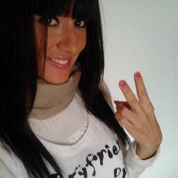 7_L4UR4_7's profile picture. Filóloga inglesa,educadora e English Teacher, me gusta la psicología,los niñ@s y los idiomas. 
osa amorosa,espinete, Bender.