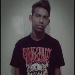 Tenho 17 Anos , me Segue E Eu Sigo De Volta :)) Gosto De Novas Amizades . Rock E Skate é VIDA ^^