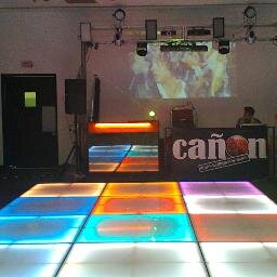 Servicio de Luz y sonido, D.J. Musica en vivo, Karaoke, Mini disco, Edecanes, Manteleria, Mobiliario, etc para tus fiestas.