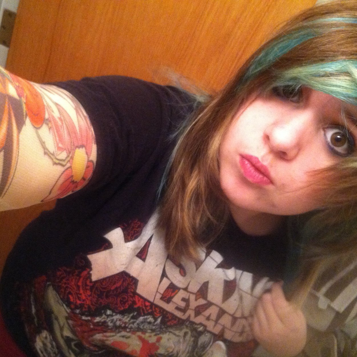 Wannabe tattoo artist, drawing/painting ma buns off 24/7. I'm bisexual. Don't care what you say. I'm very open minded and random. Tweet me?