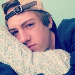 Real_D_Payne's profile picture. :/ Hi I'm Derek I like Bunnys and albino shark.