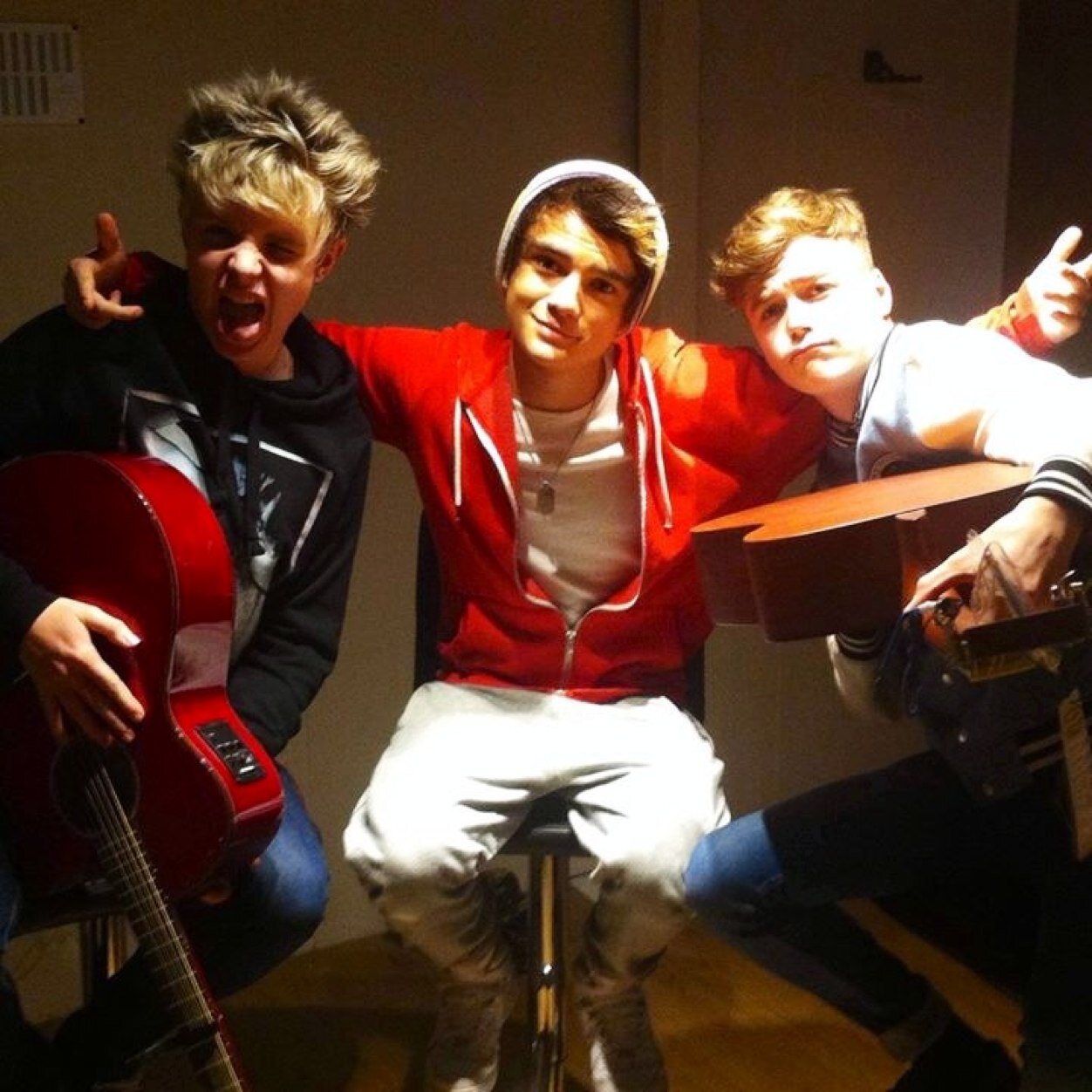 //MADone~Tbtc~michael phoned on the 27-10-13// 3eekmet them on the 22-12-12//

Buy Fame And tv by @officialmadband
