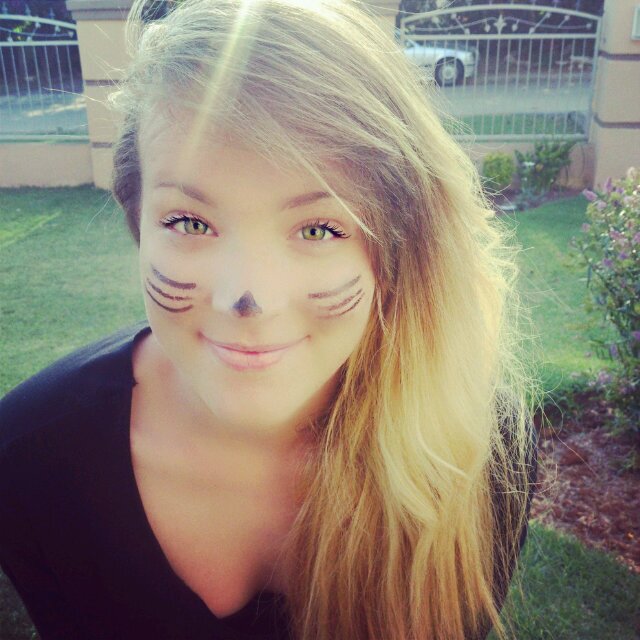 Sandee Basson ⌣̈