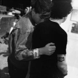 Just anothet directioner
0/5 dreams do come true.