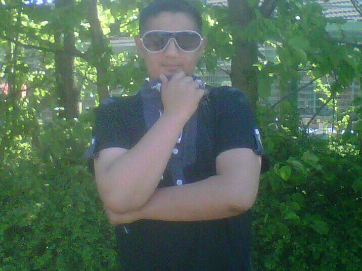 I'm from Luton and I support arsenal