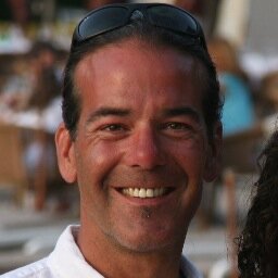 Building envelope architect, book geek, golfer, rock climbing surfer, in love with my kids and @LisaLaMagna