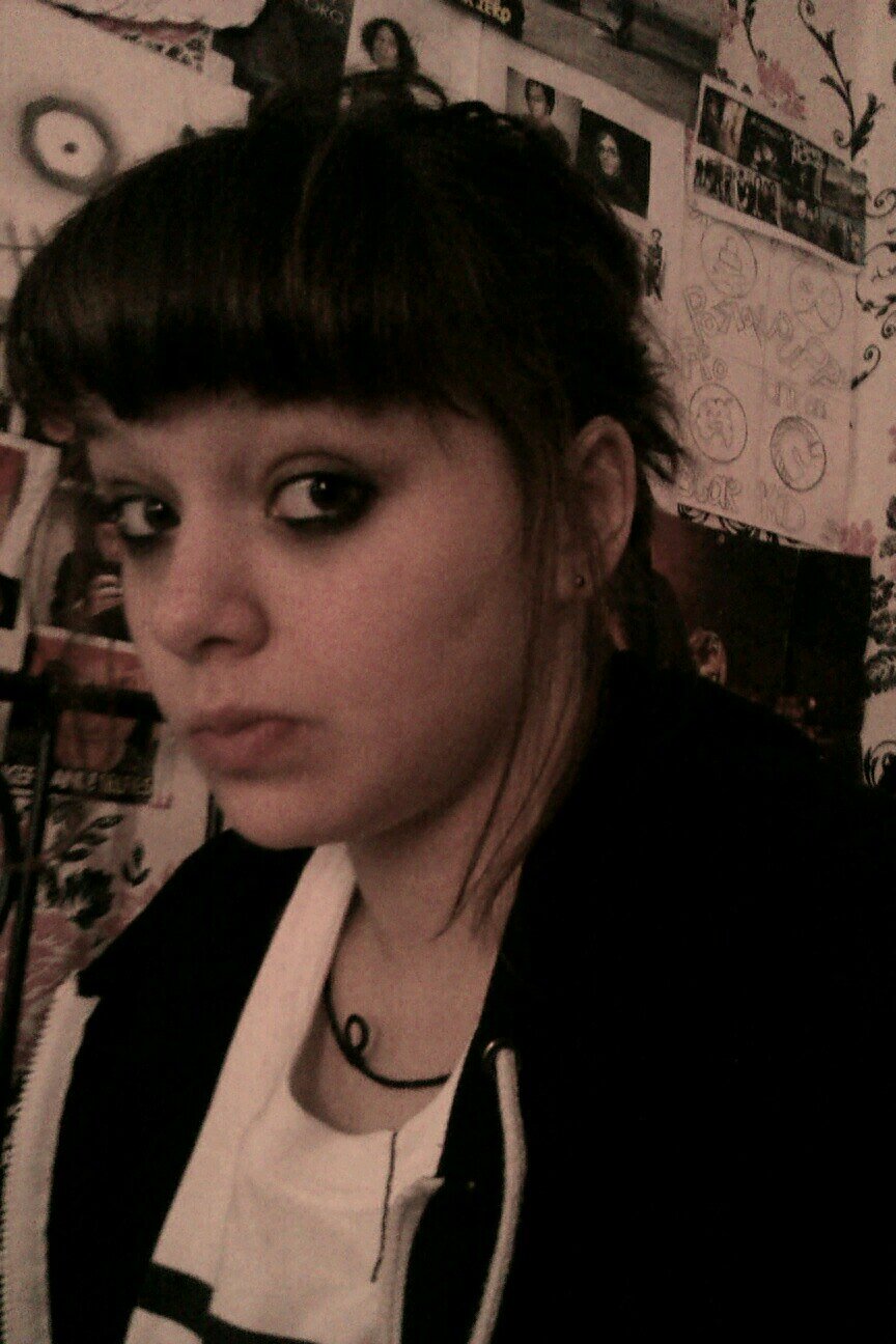 hannah_emberson's profile picture. MCR, BVB, BMTH, PTV, SS, SWS, MIW, ATL, GD, OM&M-#RIPMitchLucker