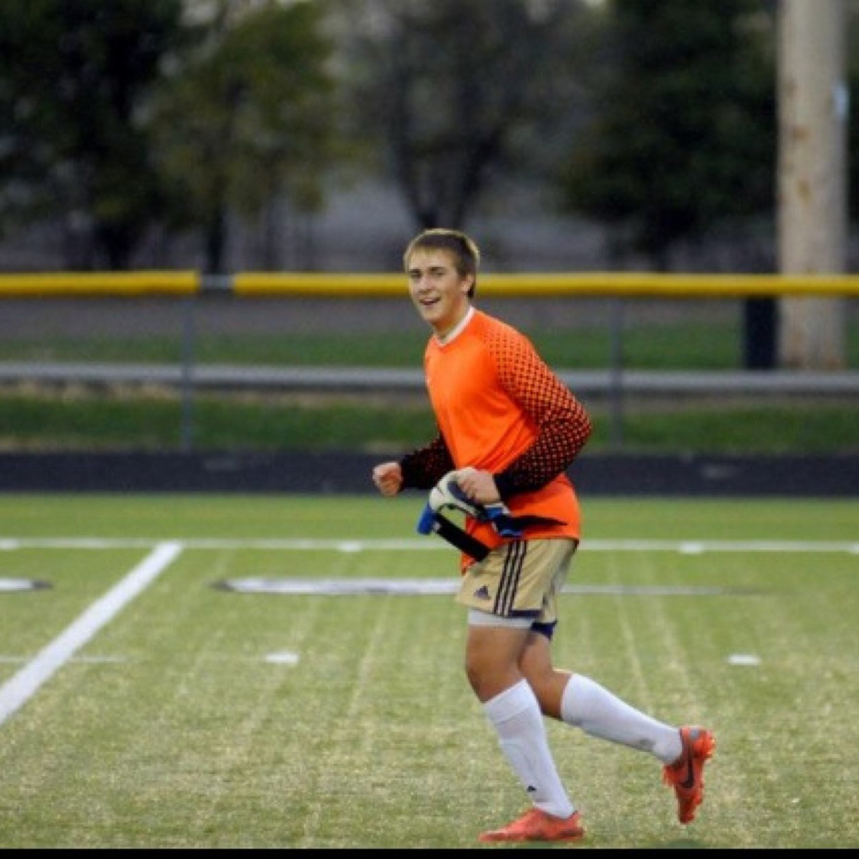 usmnt8's profile picture. Soccer is the sport of choice. I could play it till i die, goalkeepings the game. But I have ground problems