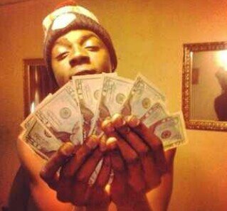 Broke boy cant buy a 5 Dollar Blunt . Follow my Twifey|GF ; @JaQuise_TaKenya ❤️
